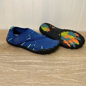 Fanture Kids Water Shoes Size 3